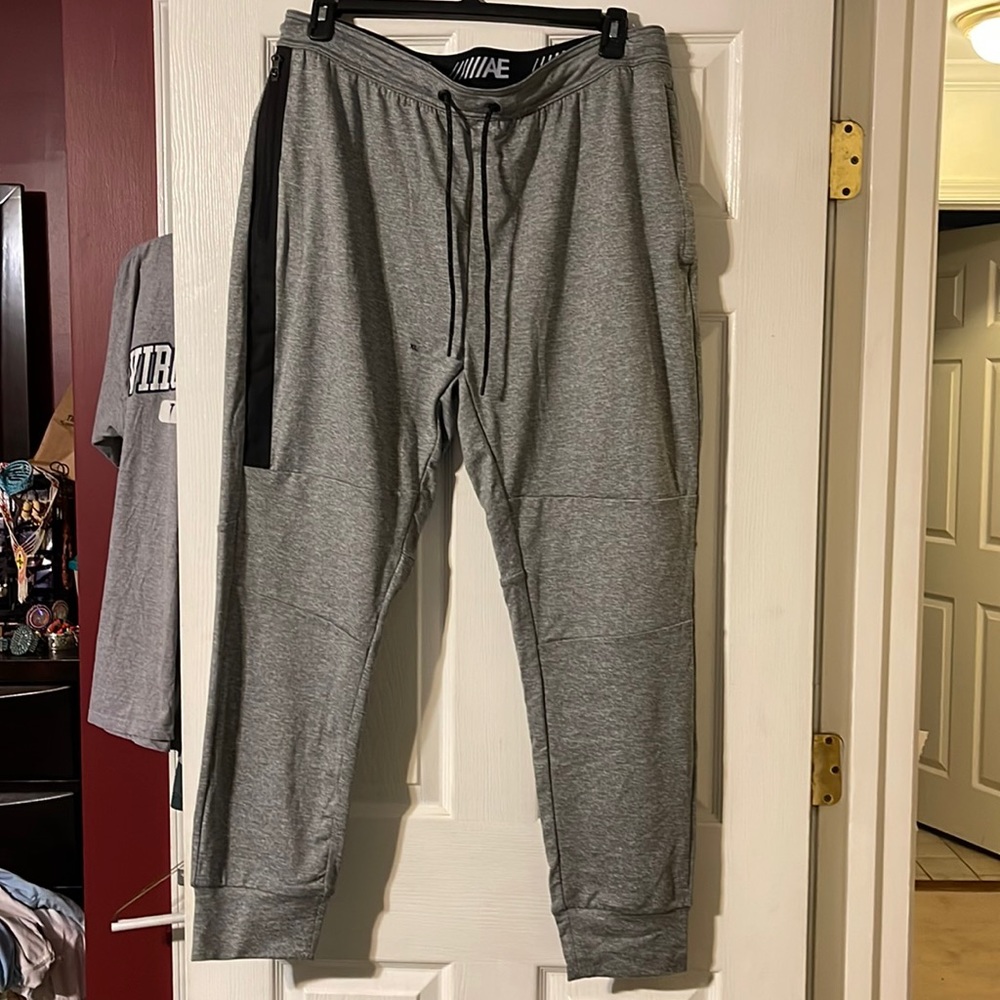 Men’s XL American Eagle Joggers